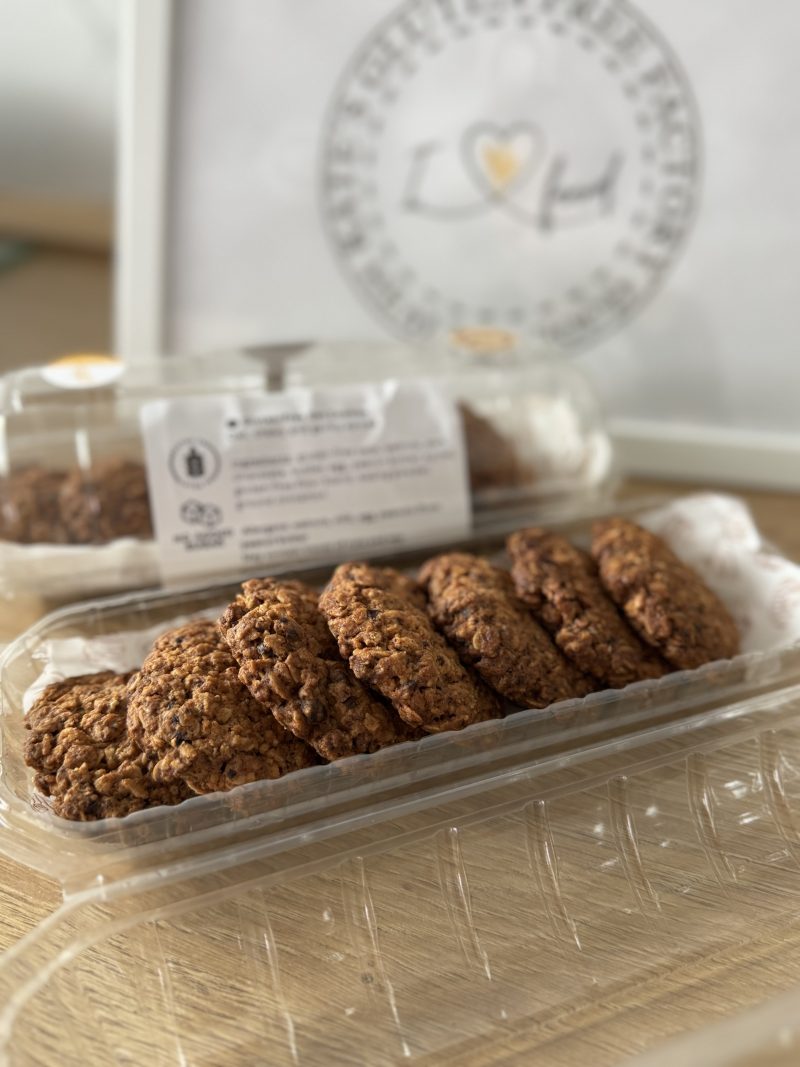 Gluten-Free Oat Cookies with Dark Chocolate - Image 3
