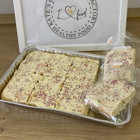 Gluten-Free Old School Cake – Vanilla Sponge with White Chocolate & Sprinkles