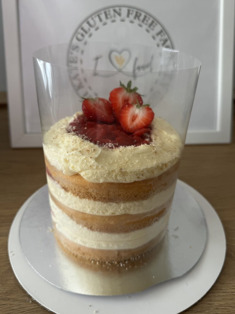 GLUTEN FREE STRAWBERRY CAKE