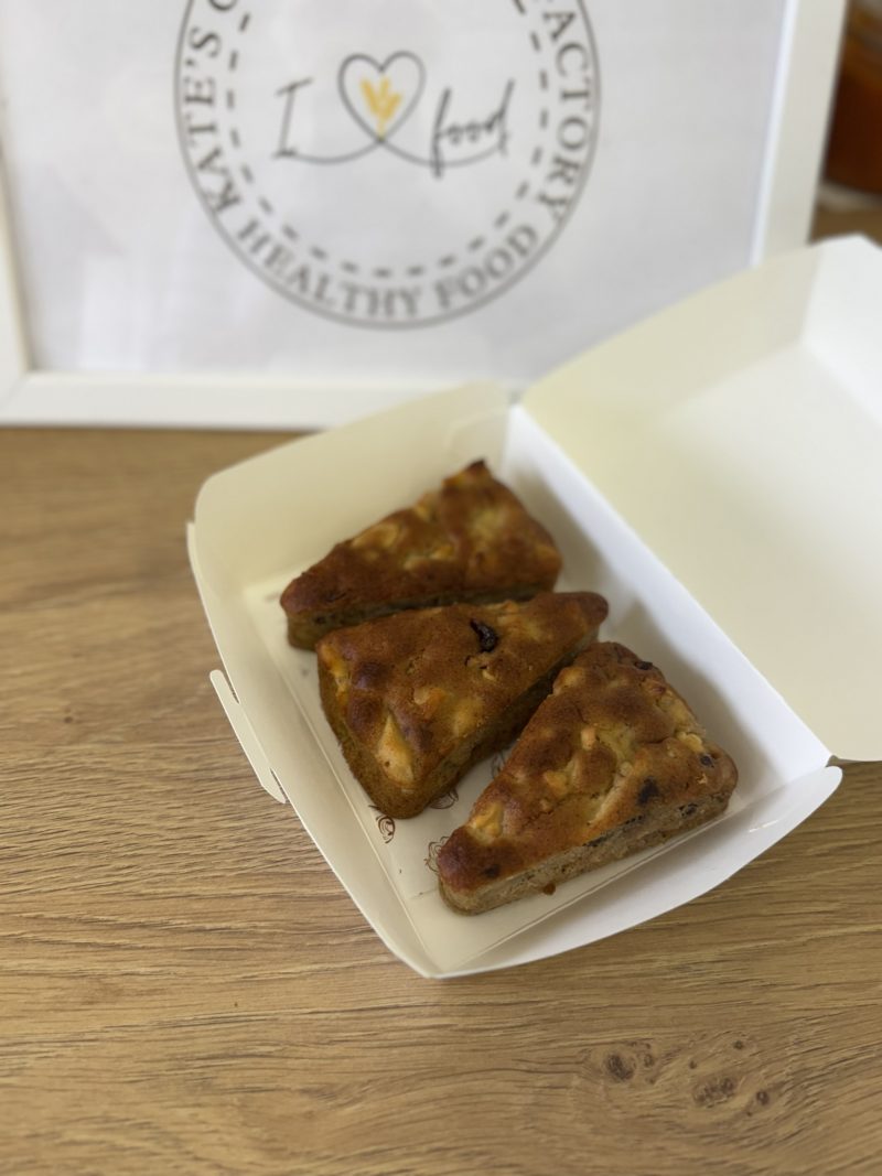 MINI APPLE CAKE WITH WALNUTS & CRANBERRIES - Image 3