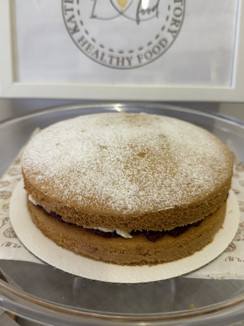 GLUTEN FREE VICTORIA SPONGE CAKE - Image 3
